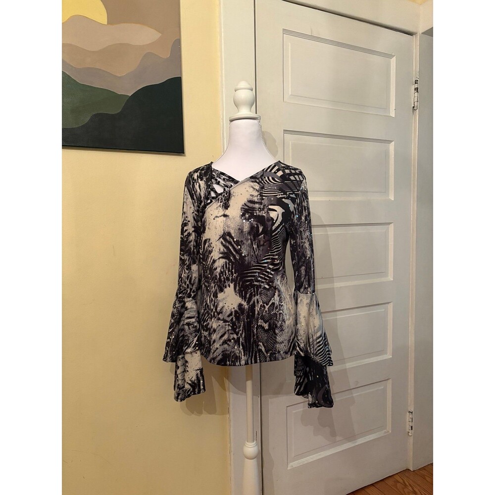 Bell sleeve top black white gray corset neckline sequin Venus animal print